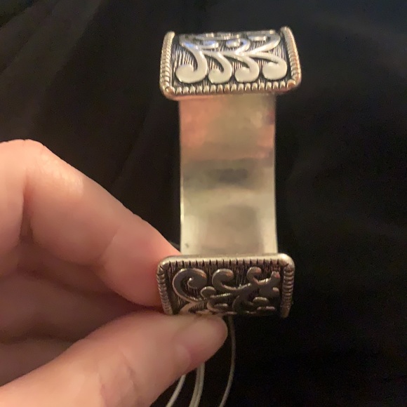 Bangle set of 2 Silver/Black Tone Carved Lot - Picture 2 of 4